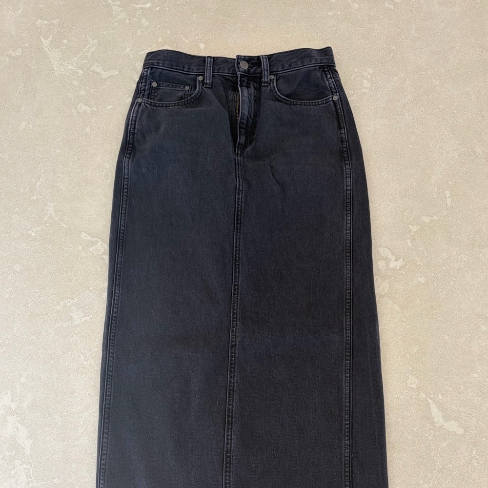 Aritzia Black Pencil Skirt